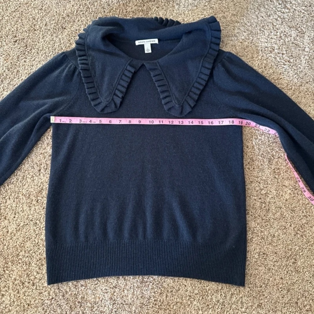 Autumn Cashmere Navy Peter Pan Collared Puff Sleeve 100% Cashmere Sweater
Large - Picture 9 of 12